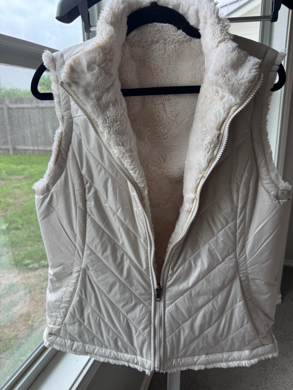 Nicole Miller Ladies' Reversible Vest Ivory Quilted & Faux Fur Full Zip up